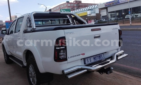 Acheter Occasion Voiture Toyota Hilux Blanc à Beitbridge, Matabeleland South Acheter Occasion Voiture Toyota Hilux Blanc à Beitbridge, Matabeleland South