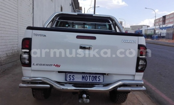 Acheter Occasion Voiture Toyota Hilux Blanc à Beitbridge, Matabeleland South Acheter Occasion Voiture Toyota Hilux Blanc à Beitbridge, Matabeleland South