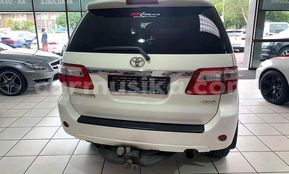 Acheter Occasion Voiture Toyota Fortuner Blanc à Beitbridge, Matabeleland South Acheter Occasion Voiture Toyota Fortuner Blanc à Beitbridge, Matabeleland South