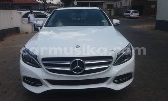 Buy Used Mercedes‒Benz 200 White Car in Beitbridge in Matabeleland South Buy Used Mercedes‒Benz 200 White Car in Beitbridge in Matabeleland South