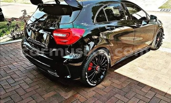 Tenga Tsaru Mercedes‒Benz 190 SL Nhema Mota in Beitbridge in Matabeleland South Tenga Tsaru Mercedes‒Benz 190 SL Nhema Mota in Beitbridge in Matabeleland South