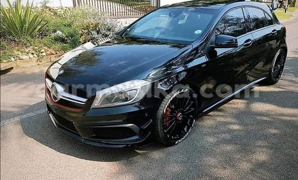 Tenga Tsaru Mercedes‒Benz 190 SL Nhema Mota in Beitbridge in Matabeleland South Tenga Tsaru Mercedes‒Benz 190 SL Nhema Mota in Beitbridge in Matabeleland South