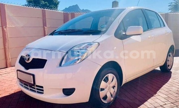 Buy Used Toyota Yaris White Car in Beitbridge in Matabeleland South Buy Used Toyota Yaris White Car in Beitbridge in Matabeleland South