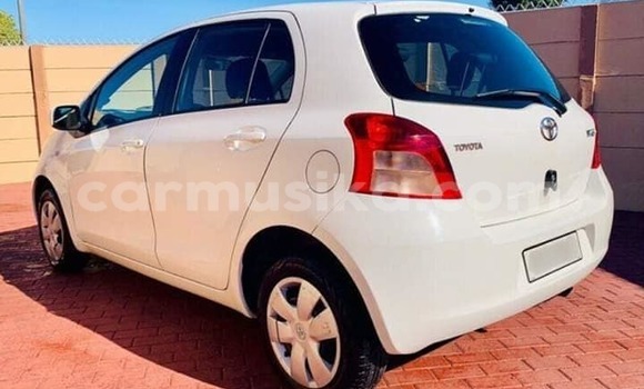 Buy Used Toyota Yaris White Car in Beitbridge in Matabeleland South Buy Used Toyota Yaris White Car in Beitbridge in Matabeleland South