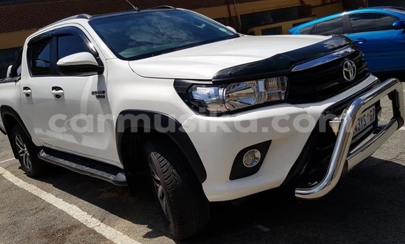 Tenga Tsaru Toyota Hilux Chena Mota in Beitbridge in Matabeleland South Tenga Tsaru Toyota Hilux Chena Mota in Beitbridge in Matabeleland South