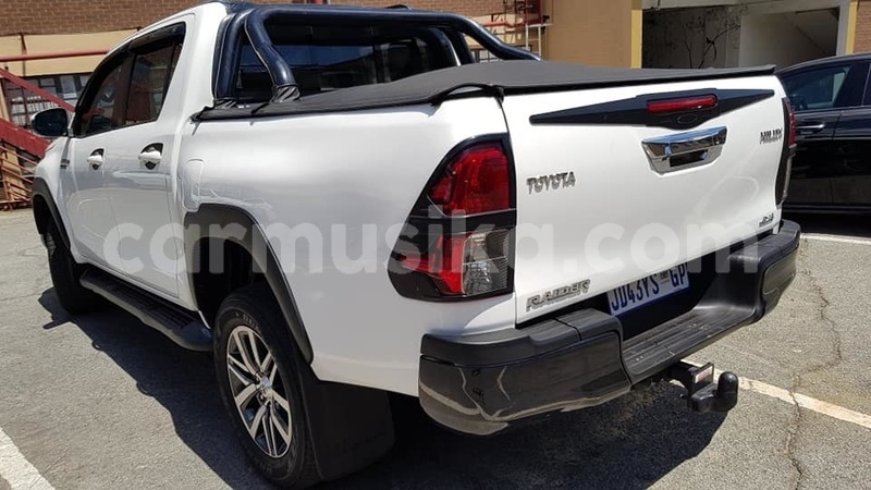 Big with watermark toyota hilux matabeleland south beitbridge 9905