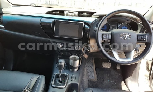 Tenga Tsaru Toyota Hilux Chena Mota in Beitbridge in Matabeleland South Tenga Tsaru Toyota Hilux Chena Mota in Beitbridge in Matabeleland South