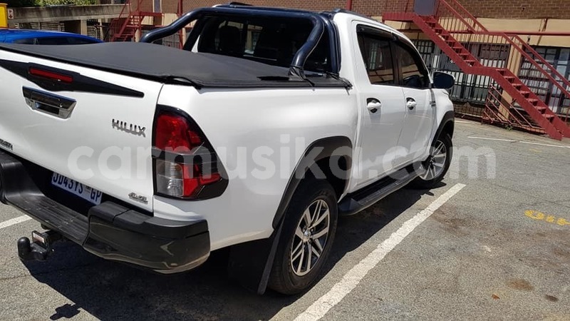 Big with watermark toyota hilux matabeleland south beitbridge 9905