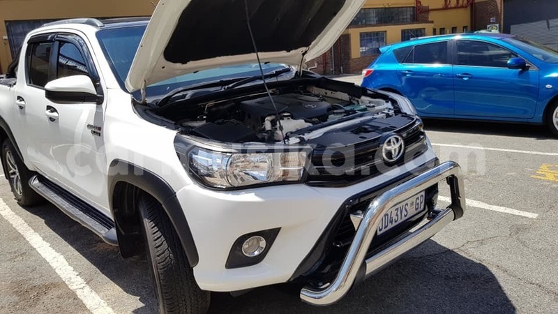 Big with watermark toyota hilux matabeleland south beitbridge 9905