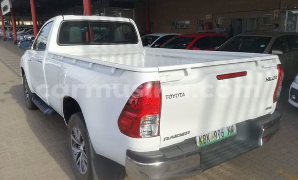 Buy Used Toyota Hilux White Car in Gweru in Midlands Buy Used Toyota Hilux White Car in Gweru in Midlands