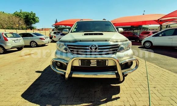Tenga Tsaru Toyota Fortuner Sirivha Mota in Beitbridge in Matabeleland South Tenga Tsaru Toyota Fortuner Sirivha Mota in Beitbridge in Matabeleland South