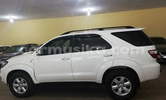 Tenga Tsaru Toyota Fortuner Chena Mota in Bulawayo in Bulawayo Tenga Tsaru Toyota Fortuner Chena Mota in Bulawayo in Bulawayo