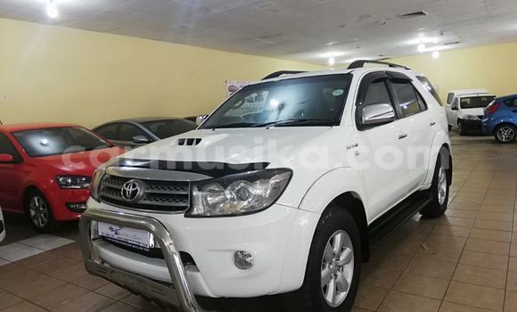 Tenga Tsaru Toyota Fortuner Chena Mota in Bulawayo in Bulawayo Tenga Tsaru Toyota Fortuner Chena Mota in Bulawayo in Bulawayo