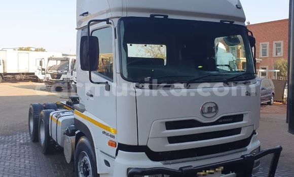 Tenga Tsaru Hino 300 Series Chena Rori in Beitbridge in Matabeleland South Tenga Tsaru Hino 300 Series Chena Rori in Beitbridge in Matabeleland South