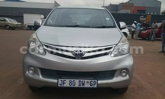 Tenga Tsaru Toyota Avanza Sirivha Mota in Bulawayo in Bulawayo Tenga Tsaru Toyota Avanza Sirivha Mota in Bulawayo in Bulawayo