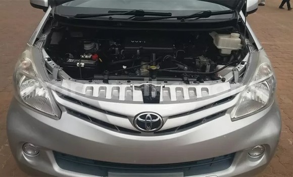 Tenga Tsaru Toyota Avanza Sirivha Mota in Bulawayo in Bulawayo Tenga Tsaru Toyota Avanza Sirivha Mota in Bulawayo in Bulawayo