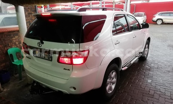 Buy Used Toyota Fortuner White Car in Beitbridge in Matabeleland South Buy Used Toyota Fortuner White Car in Beitbridge in Matabeleland South