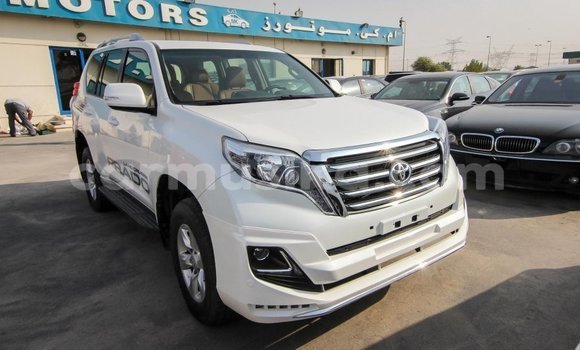 Acheter Import Voiture Toyota Prado Blanc à Import - Dubai, Harare Acheter Import Voiture Toyota Prado Blanc à Import - Dubai, Harare