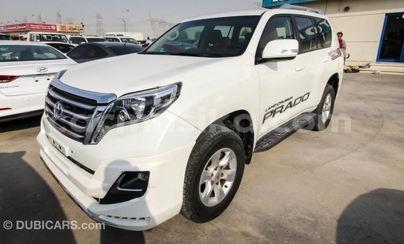 Acheter Import Voiture Toyota Prado Blanc à Import - Dubai, Harare Acheter Import Voiture Toyota Prado Blanc à Import - Dubai, Harare