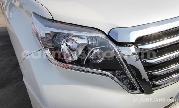 Acheter Import Voiture Toyota Prado Blanc à Import - Dubai, Harare Acheter Import Voiture Toyota Prado Blanc à Import - Dubai, Harare