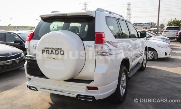 Acheter Import Voiture Toyota Prado Blanc à Import - Dubai, Harare Acheter Import Voiture Toyota Prado Blanc à Import - Dubai, Harare