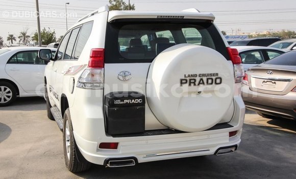 Acheter Import Voiture Toyota Prado Blanc à Import - Dubai, Harare Acheter Import Voiture Toyota Prado Blanc à Import - Dubai, Harare