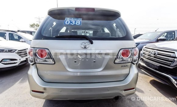 Tenga Imported Toyota Fortuner Zvimwe Mota in Import - Dubai in Harare Tenga Imported Toyota Fortuner Zvimwe Mota in Import - Dubai in Harare
