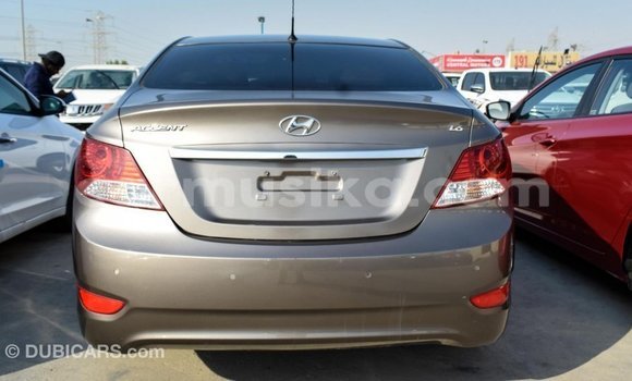 Acheter Import Voiture Hyundai Accent Marron à Import - Dubai, Harare Acheter Import Voiture Hyundai Accent Marron à Import - Dubai, Harare