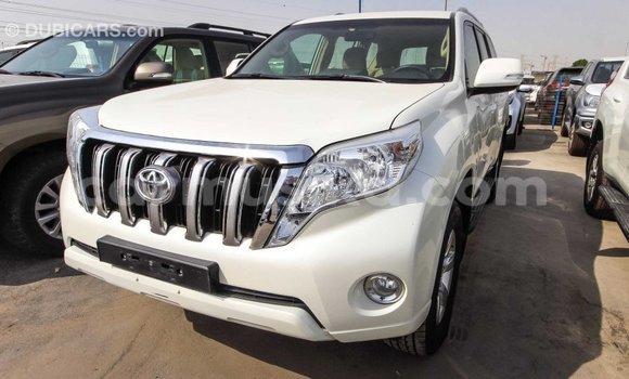 Acheter Import Voiture Toyota Prado Blanc à Import - Dubai, Harare Acheter Import Voiture Toyota Prado Blanc à Import - Dubai, Harare
