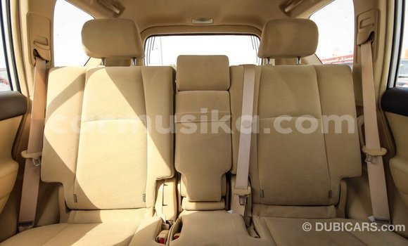 Acheter Import Voiture Toyota Prado Blanc à Import - Dubai, Harare Acheter Import Voiture Toyota Prado Blanc à Import - Dubai, Harare