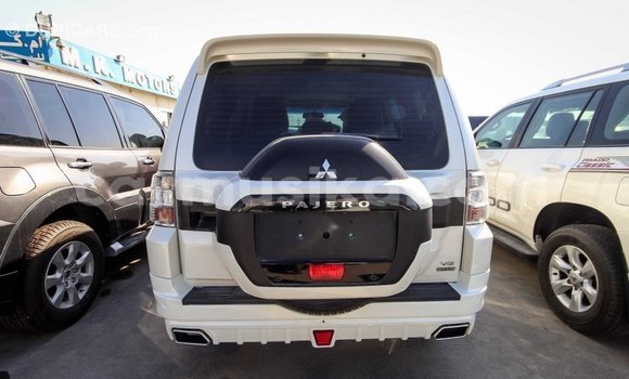 Tenga Imported Mitsubishi Pajero Chena Mota in Import - Dubai in Harare Tenga Imported Mitsubishi Pajero Chena Mota in Import - Dubai in Harare