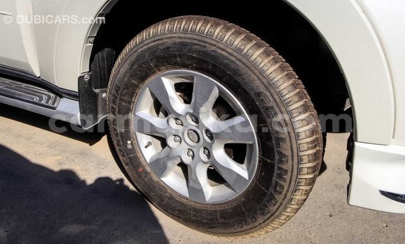 Tenga Imported Mitsubishi Pajero Chena Mota in Import - Dubai in Harare Tenga Imported Mitsubishi Pajero Chena Mota in Import - Dubai in Harare