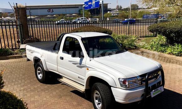Buy Used Toyota Hilux White Car in Beitbridge in Matabeleland South Buy Used Toyota Hilux White Car in Beitbridge in Matabeleland South