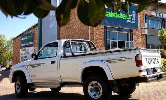 Buy Used Toyota Hilux White Car in Beitbridge in Matabeleland South Buy Used Toyota Hilux White Car in Beitbridge in Matabeleland South