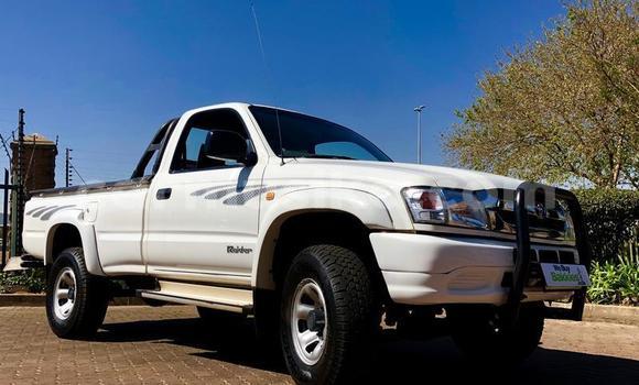 Buy Used Toyota Hilux White Car in Beitbridge in Matabeleland South Buy Used Toyota Hilux White Car in Beitbridge in Matabeleland South