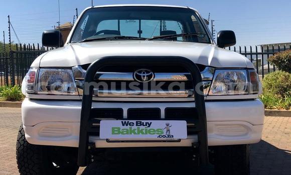Buy Used Toyota Hilux White Car in Beitbridge in Matabeleland South Buy Used Toyota Hilux White Car in Beitbridge in Matabeleland South