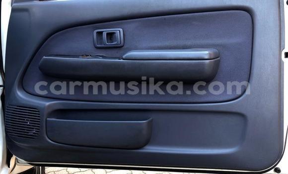 Buy Used Toyota Hilux White Car in Beitbridge in Matabeleland South Buy Used Toyota Hilux White Car in Beitbridge in Matabeleland South