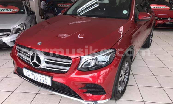 Acheter Occasion Voiture Mercedes‒Benz GLC Rouge à Beitbridge, Matabeleland South Acheter Occasion Voiture Mercedes‒Benz GLC Rouge à Beitbridge, Matabeleland South