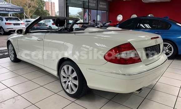 Tenga Tsaru Mercedes‒Benz CLK–Class Chena Mota in Beitbridge in Matabeleland South Tenga Tsaru Mercedes‒Benz CLK–Class Chena Mota in Beitbridge in Matabeleland South