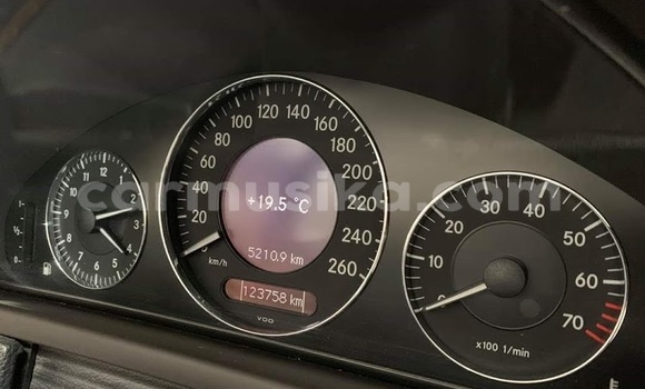 Tenga Tsaru Mercedes‒Benz CLK–Class Chena Mota in Beitbridge in Matabeleland South Tenga Tsaru Mercedes‒Benz CLK–Class Chena Mota in Beitbridge in Matabeleland South