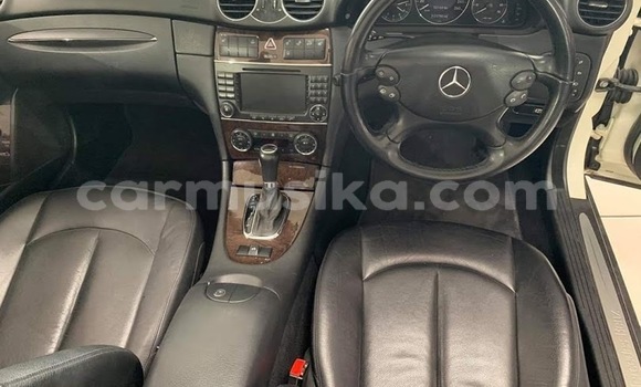 Tenga Tsaru Mercedes‒Benz CLK–Class Chena Mota in Beitbridge in Matabeleland South Tenga Tsaru Mercedes‒Benz CLK–Class Chena Mota in Beitbridge in Matabeleland South