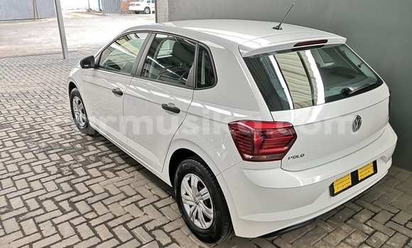 Acheter Occasion Voiture Volkswagen Polo Blanc à Beitbridge, Matabeleland South Acheter Occasion Voiture Volkswagen Polo Blanc à Beitbridge, Matabeleland South