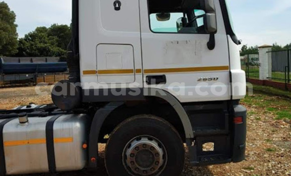 Acheter Occasion Voiture Mercedes‒Benz W186 Blanc à Beitbridge, Matabeleland South Acheter Occasion Voiture Mercedes‒Benz W186 Blanc à Beitbridge, Matabeleland South