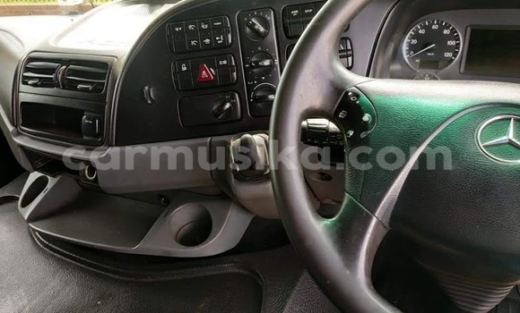 Acheter Occasion Voiture Mercedes‒Benz W186 Blanc à Beitbridge, Matabeleland South Acheter Occasion Voiture Mercedes‒Benz W186 Blanc à Beitbridge, Matabeleland South