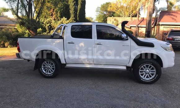 Acheter Occasion Voiture Toyota Hilux Blanc à Beitbridge, Matabeleland South Acheter Occasion Voiture Toyota Hilux Blanc à Beitbridge, Matabeleland South