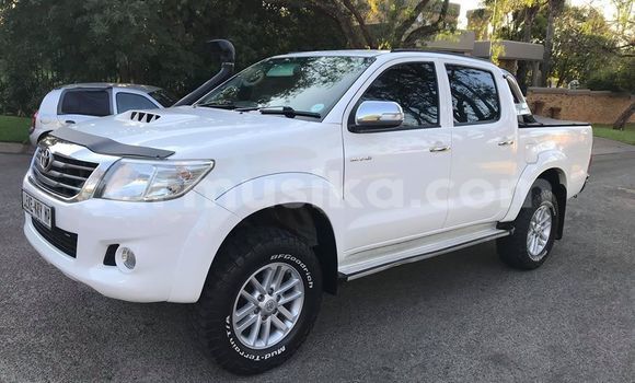 Acheter Occasion Voiture Toyota Hilux Blanc à Beitbridge, Matabeleland South Acheter Occasion Voiture Toyota Hilux Blanc à Beitbridge, Matabeleland South