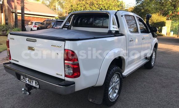 Acheter Occasion Voiture Toyota Hilux Blanc à Beitbridge, Matabeleland South Acheter Occasion Voiture Toyota Hilux Blanc à Beitbridge, Matabeleland South