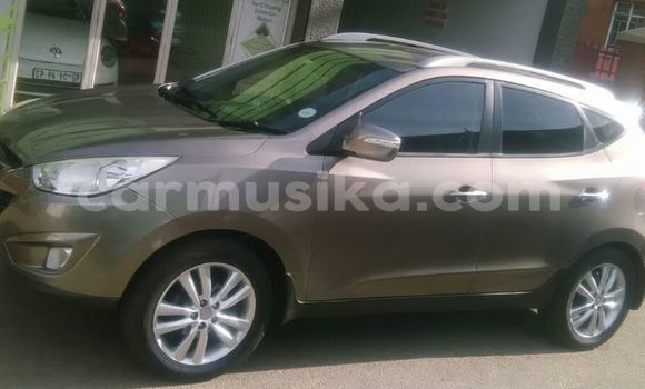 Acheter Occasion Voiture Hyundai ix35 Gris à Beitbridge, Matabeleland South Acheter Occasion Voiture Hyundai ix35 Gris à Beitbridge, Matabeleland South