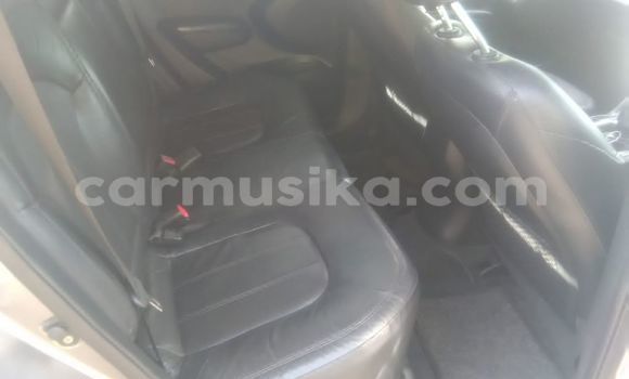 Acheter Occasion Voiture Hyundai ix35 Gris à Beitbridge, Matabeleland South Acheter Occasion Voiture Hyundai ix35 Gris à Beitbridge, Matabeleland South