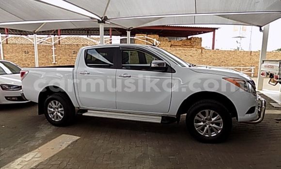 Acheter Occasion Voiture Mazda BT-50 Blanc à Beitbridge, Matabeleland South Acheter Occasion Voiture Mazda BT-50 Blanc à Beitbridge, Matabeleland South